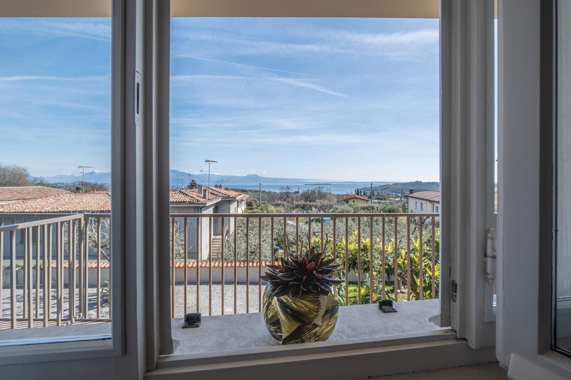 Il Lago Dei Sogni - Stupenda Vista Lago E Colline Barcuzzi Exteriör bild